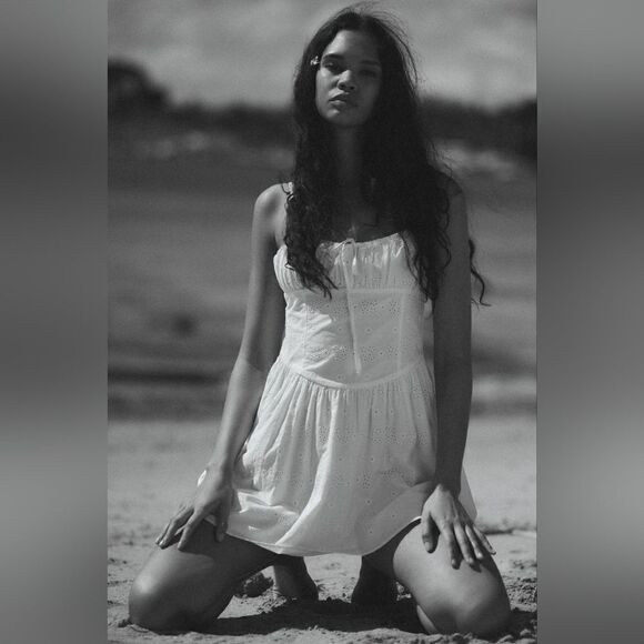 Zara White Embroidered Dress with Bows - Picture 6 of 6